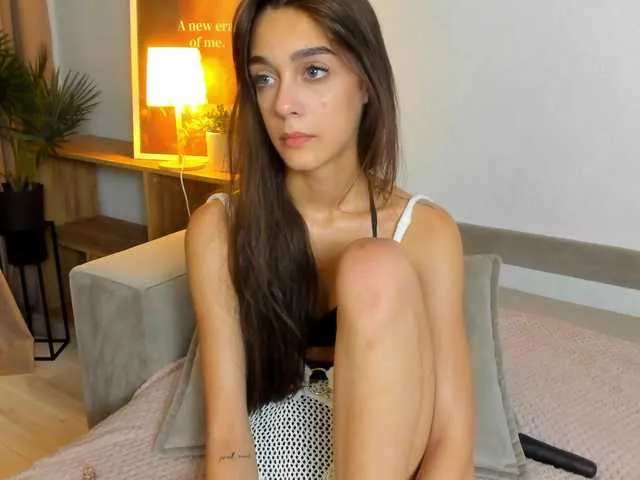 Enchantix – webcam model profile photo Image 9