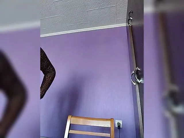 hina_porn – webcam model profile photo Image 8