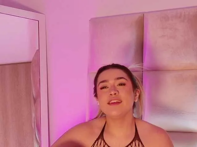 dafnemoon_1 – webcam model profile photo Image 2