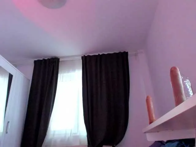 mayumichan13 – webcam model profile photo Image 2