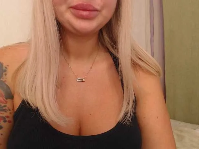 megan_galactica – webcam model profile photo Image 8