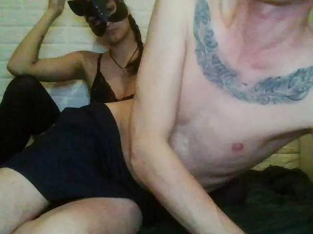 TOP_po – webcam model profile photo Image 7