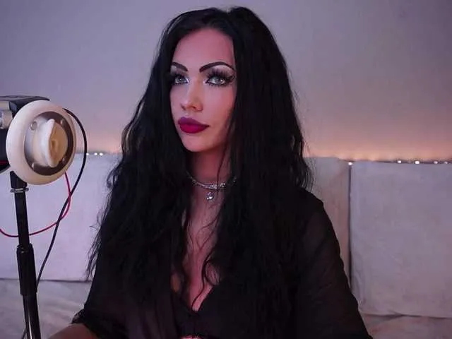 lunaaridi – webcam model profile photo Image 6