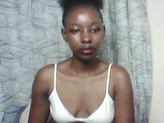 millemimi – webcam model profile photo Image 3