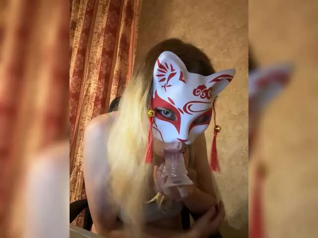 Enchantix – webcam model profile photo Image 10