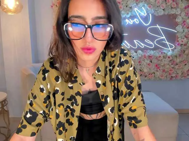 cumband – webcam model profile photo Image 10