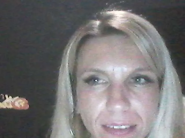 AngelMiaM – webcam model profile photo Image 3