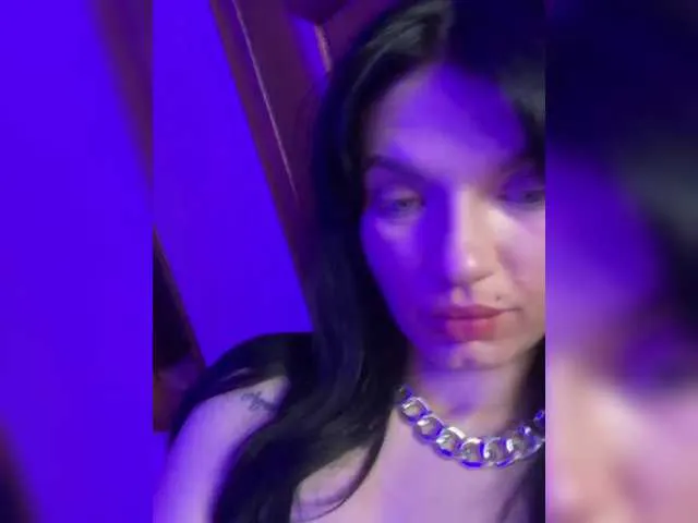 poisonn_girll – webcam model profile photo Image 6