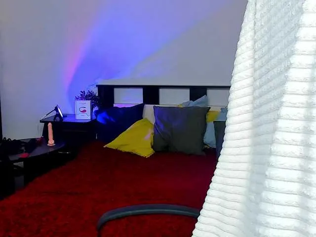amberpaws – webcam model profile photo Image 2