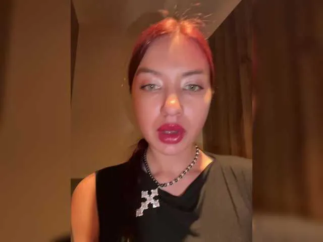 lucretiaburnaugh – webcam model profile photo Image 5