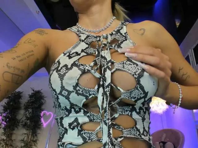 LisaAkira Image 4