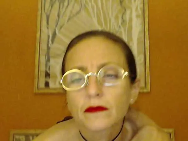 Enchantix – webcam model profile photo Image 15