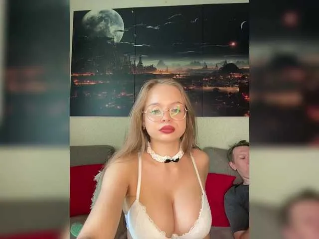 girl_alana – webcam model profile photo Image 3