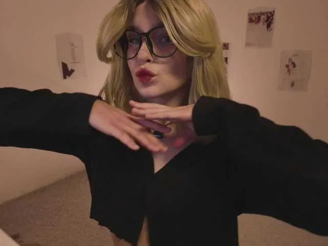 millemimi – webcam model profile photo Image 2