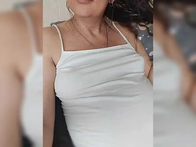 SweetBunnyGF – webcam model profile photo Image 8