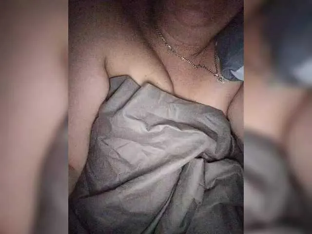 SweetBunnyGF – webcam model profile photo Image 9