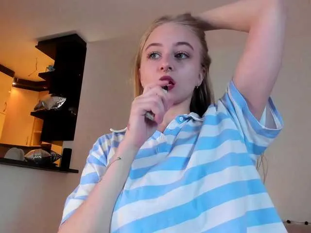 luckrose – webcam model profile photo Image 14