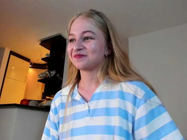 luckrose – webcam model profile photo Image 16