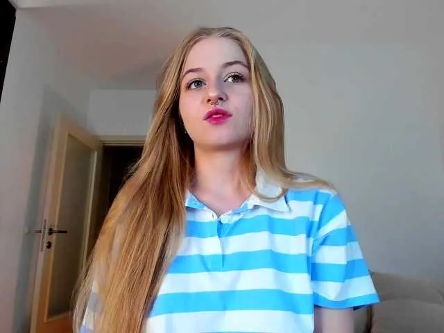 luckrose – webcam model profile photo Image 4