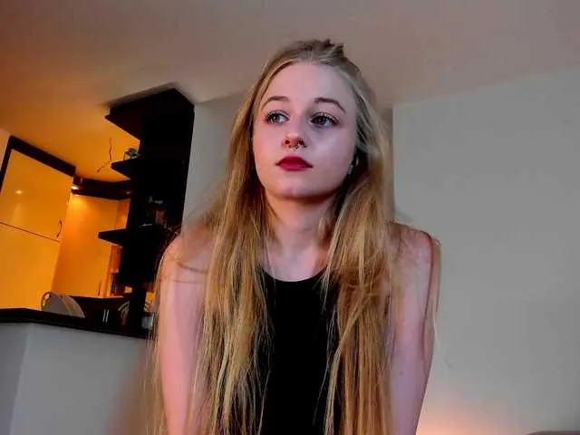 luckrose – webcam model profile photo Image 8