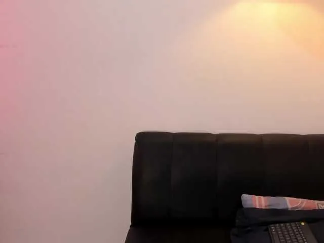 hina_porn – webcam model profile photo Image 11