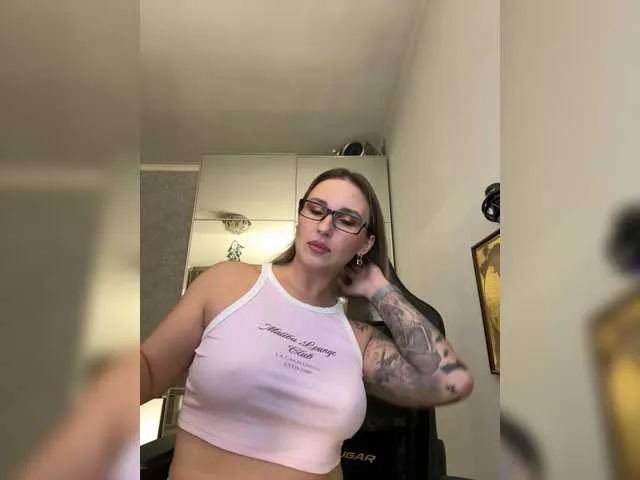 misssweettie – webcam model profile photo Image 17