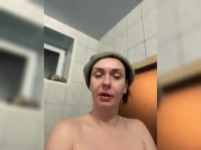 Motopara – webcam model profile photo