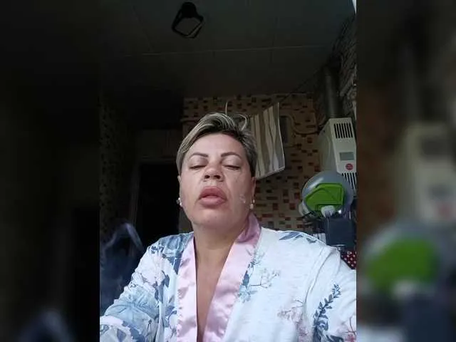 hina_porn – webcam model profile photo Image 4