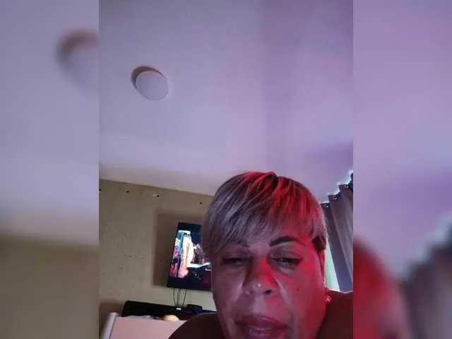 hina_porn – webcam model profile photo Image 6