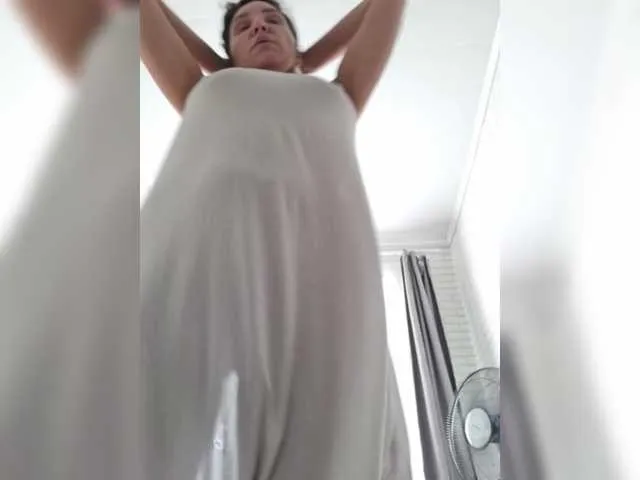 PinkyPai – webcam model profile photo Image 15