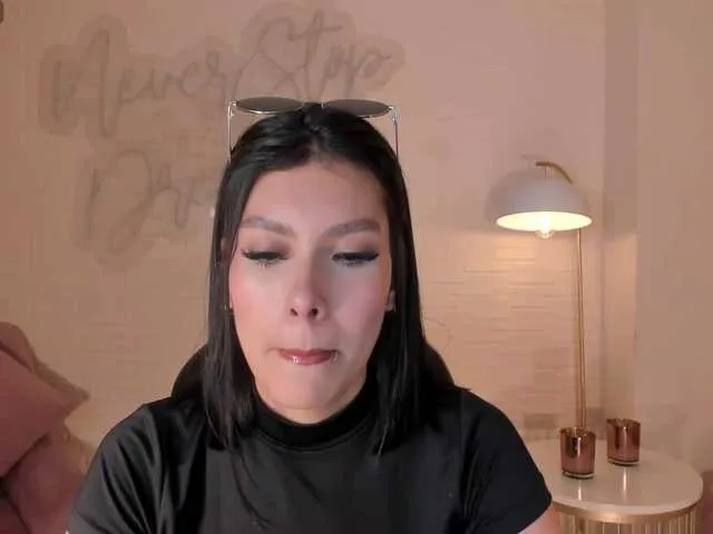 anaisvelvet1 – webcam model profile photo Image 4