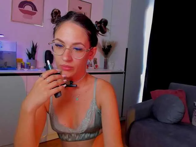 arrinawair – webcam model profile photo Image 11