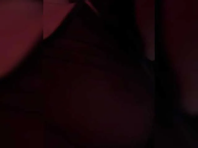 LinaTwins – webcam model profile photo Image 13