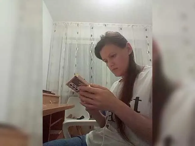 hina_porn – webcam model profile photo Image 7