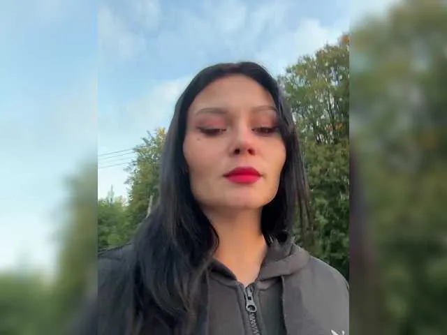 xunybany – webcam model profile photo Image 12