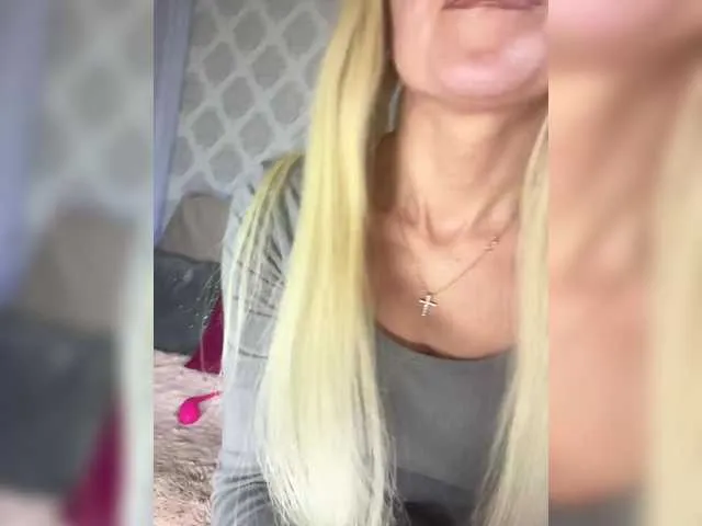 Rinamay_ – webcam model profile photo Image 4