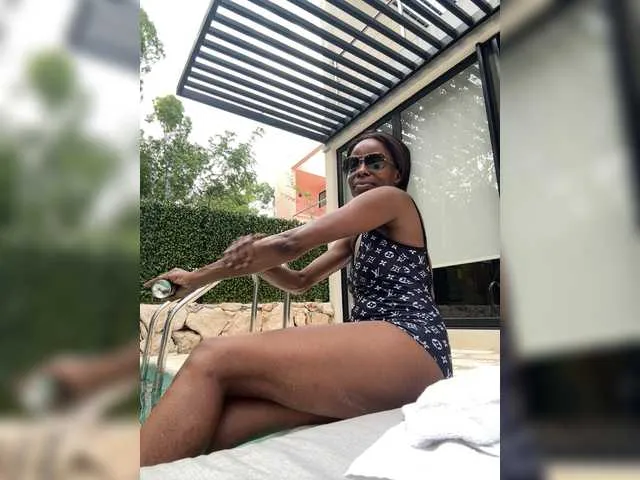 miabellee_ – webcam model profile photo Image 4