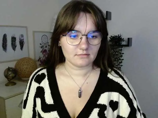 hina_porn – webcam model profile photo Image 10