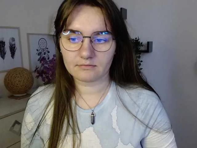hina_porn – webcam model profile photo Image 12