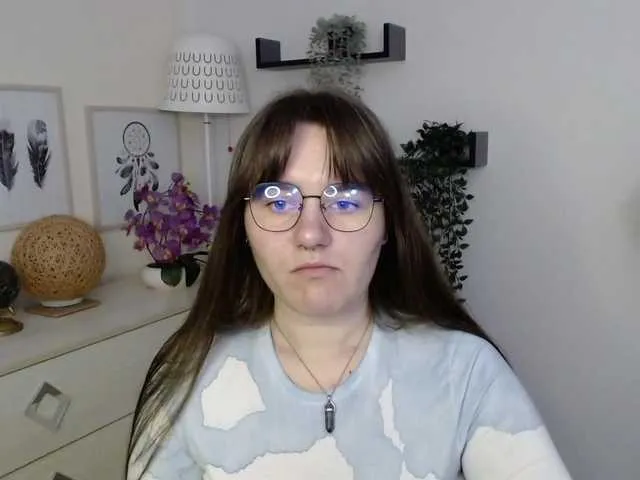 hina_porn – webcam model profile photo Image 14