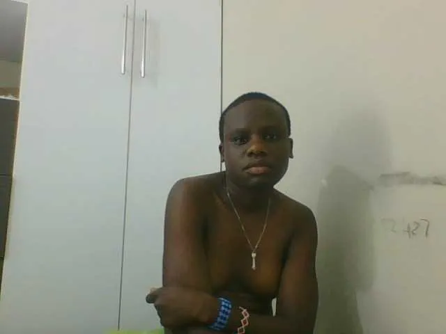 Petitegoddess – webcam model profile photo