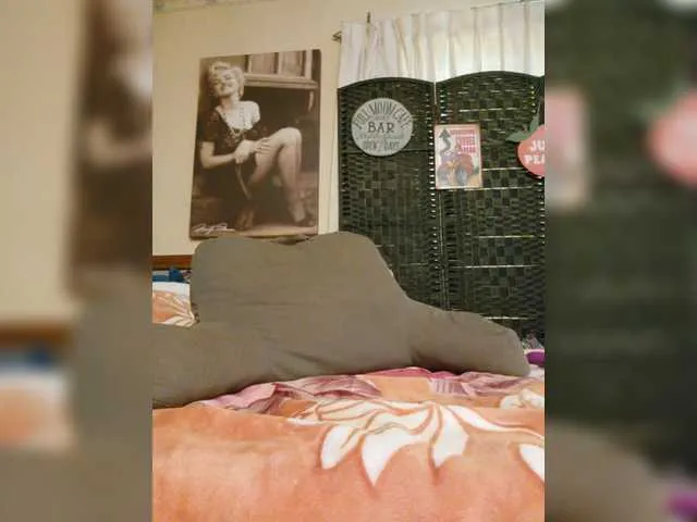 Rinamay_ – webcam model profile photo Image 2