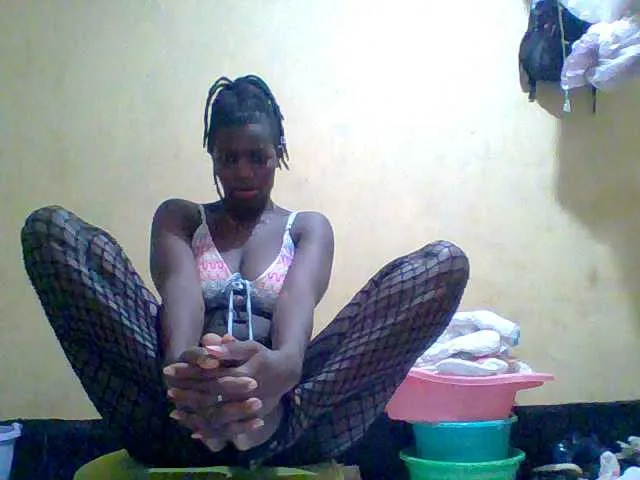 mila_glow – webcam model profile photo Image 2