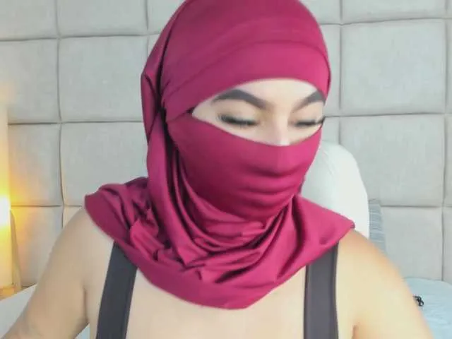 spankamber – webcam model profile photo Image 16