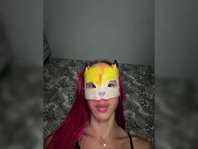 SugarNadya – webcam model profile photo Image 2