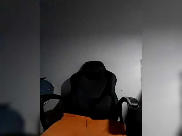 IORio2 – webcam model profile photo Image 8