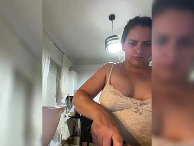 hina_porn – webcam model profile photo Image 2