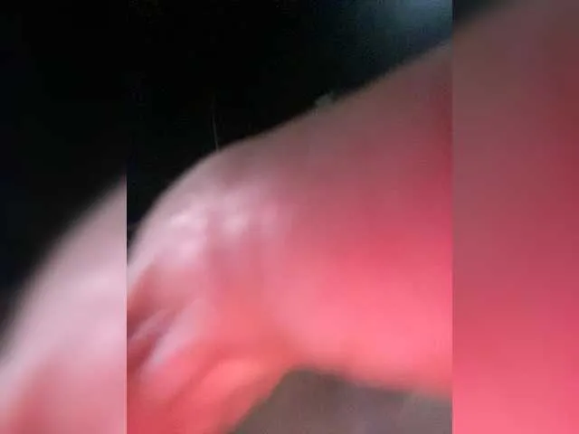 Keep_us_wild – webcam model profile photo Image 10