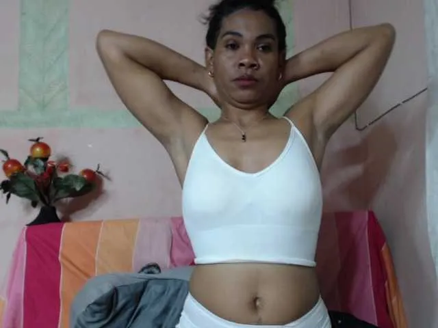 melanie_silver_ – webcam model profile photo Image 3