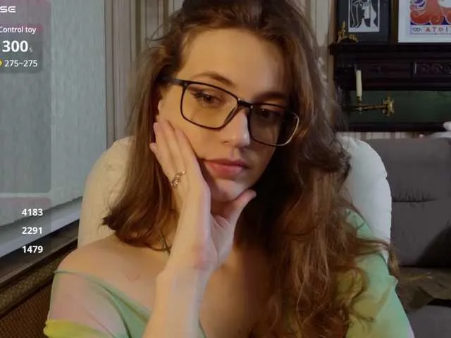 SarahSupershy Image 3